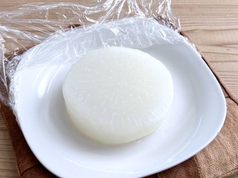 輪切りの大根を電子レンジで加熱した様子
