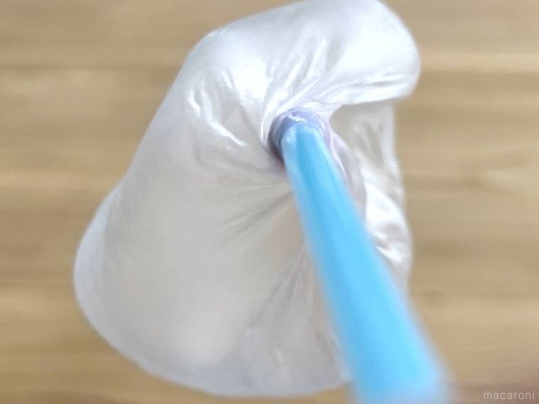 膨らませたハイチュウがしぼんだ様子