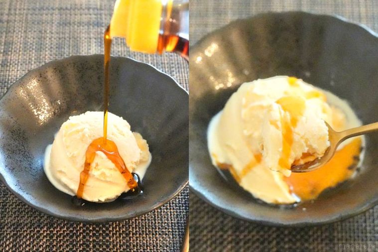 黒い器に盛られたバニラアイスにごま油をかける様子と金色のスプーンで食べる様子