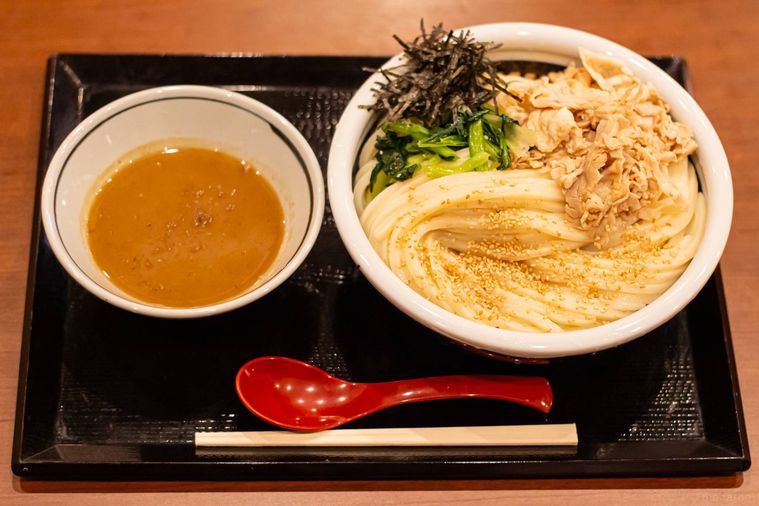 丸亀製麺濃厚魚介豚つけ汁うどん
