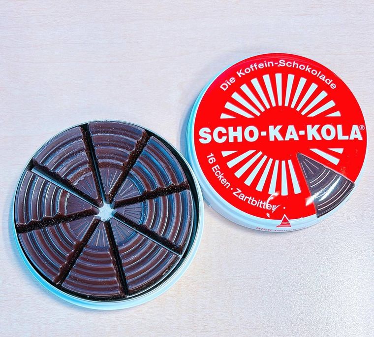 赤い缶に入ったショカコーラ