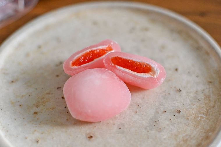 お皿にのったお菓子のアップ