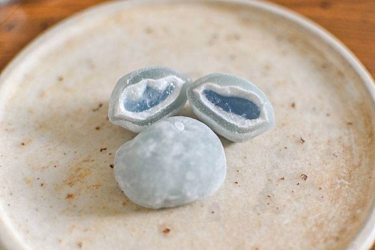 お皿にのったお菓子のアップ