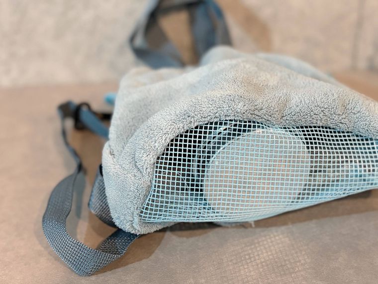 ギョロ目巾着ショルダートートバッグの底面