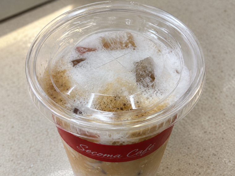 セコマカフェのアイスカフェラテ