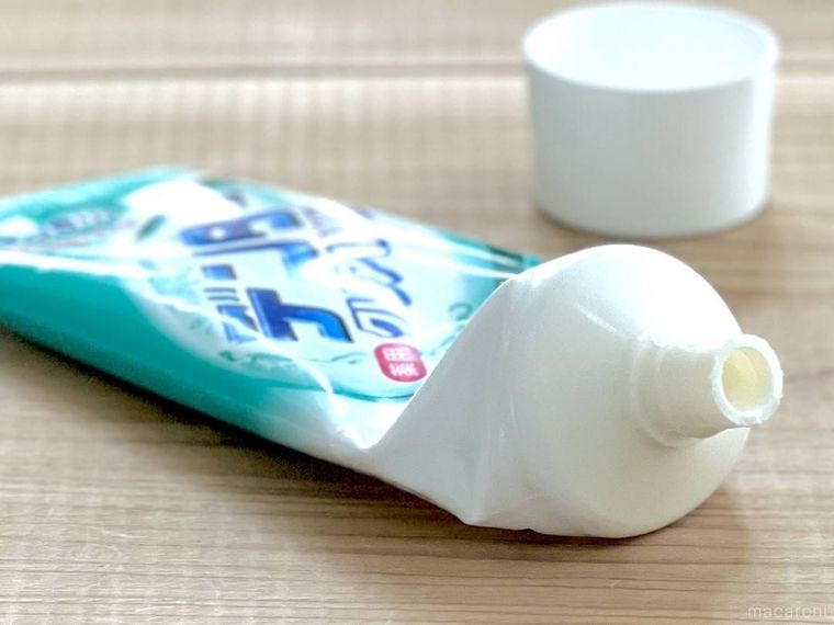 歯磨き粉のチューブ