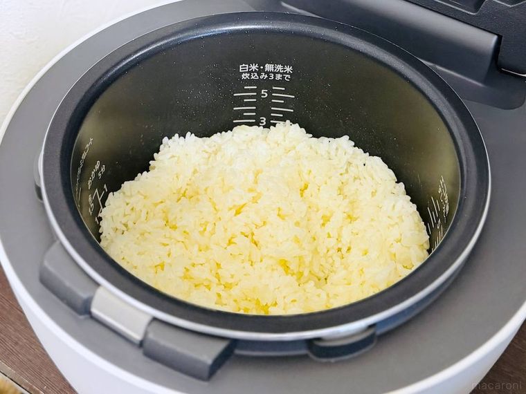 炊飯器でバターライスを炊いた様子