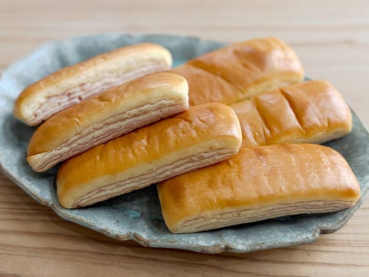 ファミリーマートのさつまいもスティックを皿に盛り付けた様子