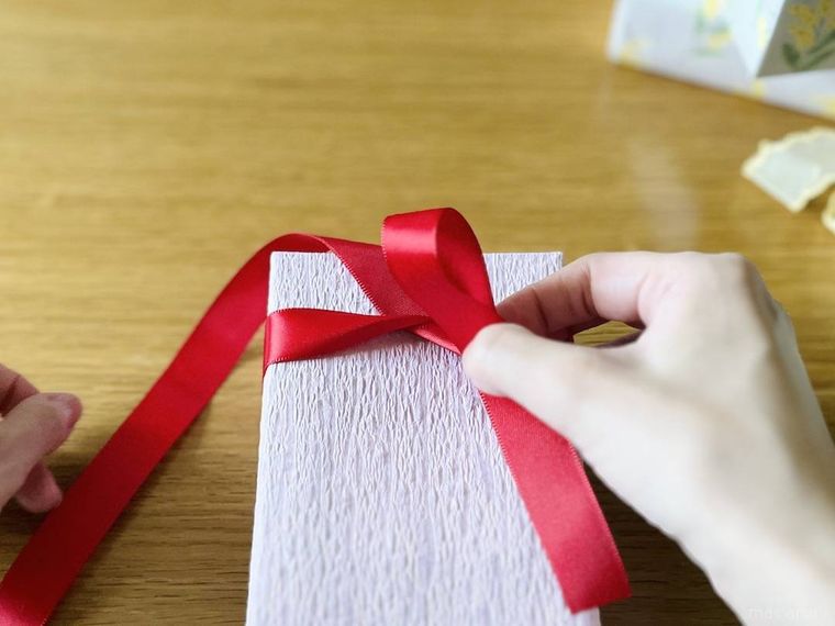 リボンで輪っかを作ったところ