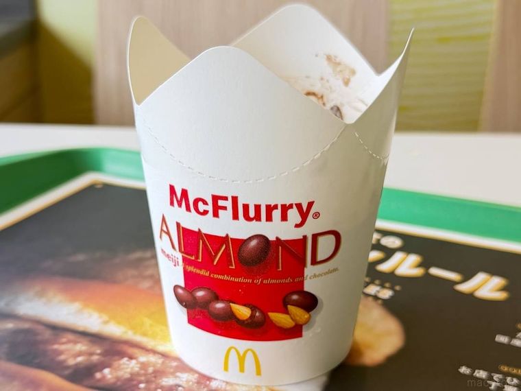 マックフルーリー 明治アーモンドチョコレート