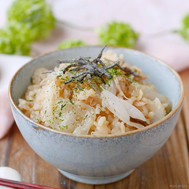 新玉ねぎと塩昆布の炊き込みご飯