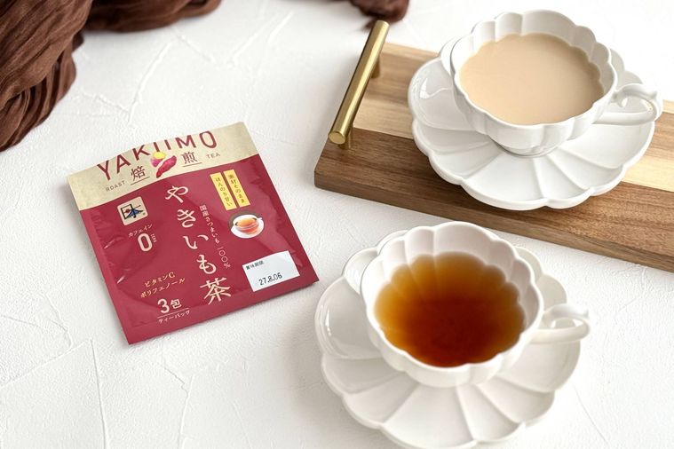 白いティーカップに注がれたやきいも茶