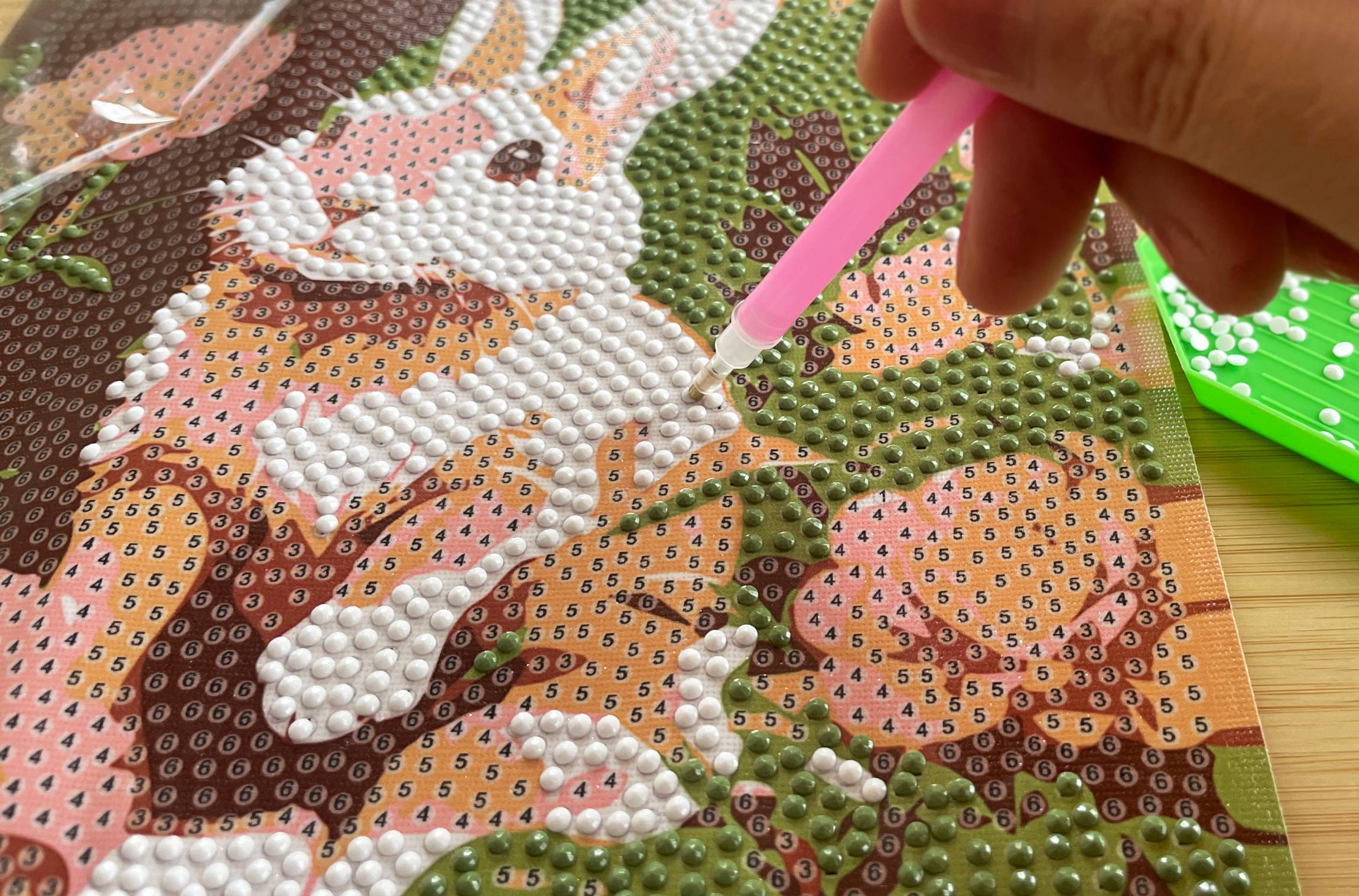 ダイソー「ビーズアート」を作ってみた♪ 110円で楽しめる手作り時間