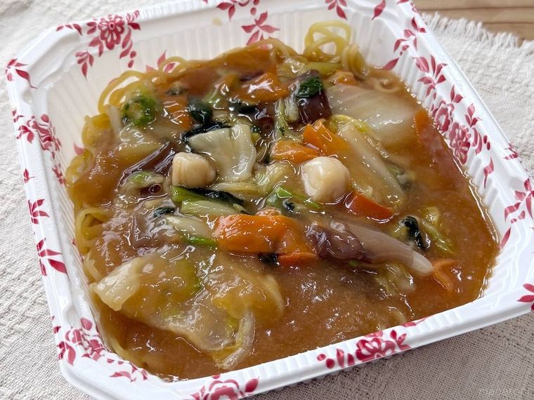 海鮮とオイスターソースの旨み 五目あんかけ焼そばを温めた様子