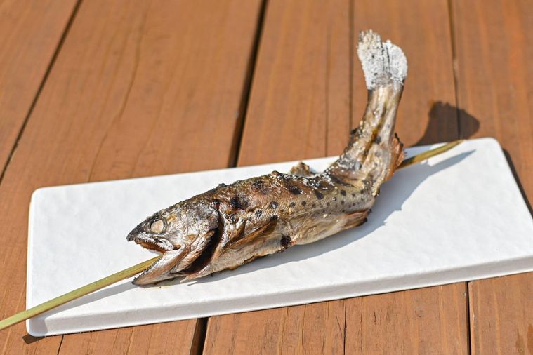 山女の塩焼き