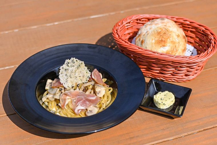 パスタとパンのセット