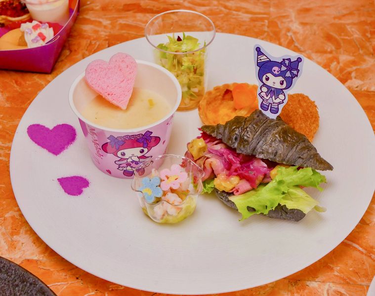 ローストビーフ・クロワッサンドッグプレート