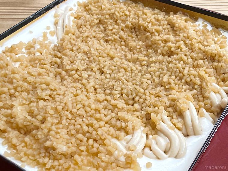 ローソンの贅沢すぎお重モンブラン和栗を開封した様子