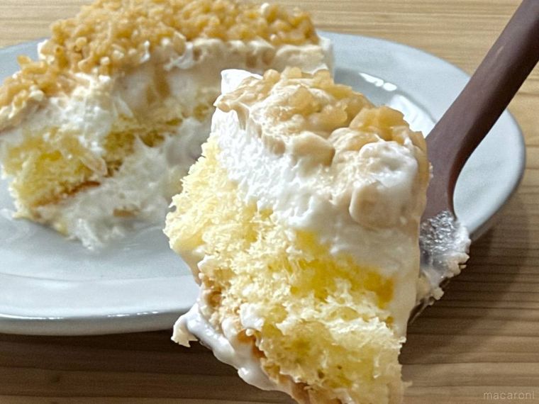 贅沢すぎお重モンブラン和栗をスプーンですくった様子