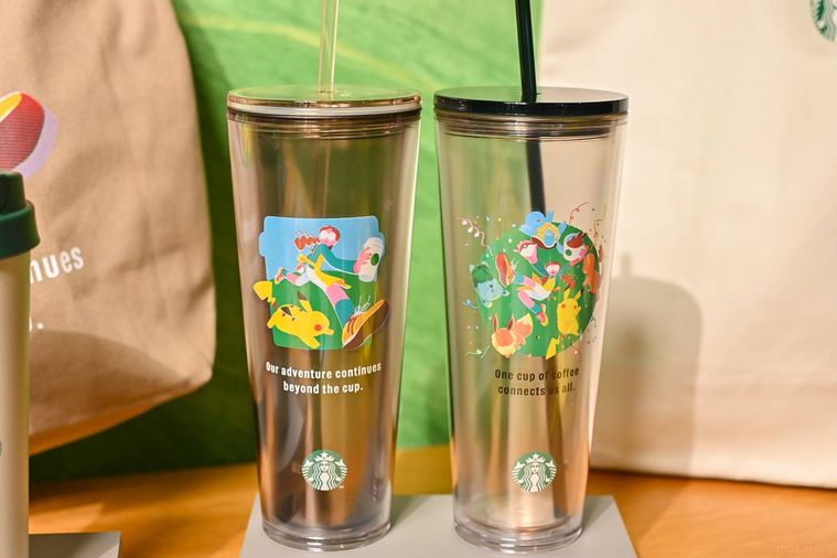 コールドカップタンブラーが並んでいるところ