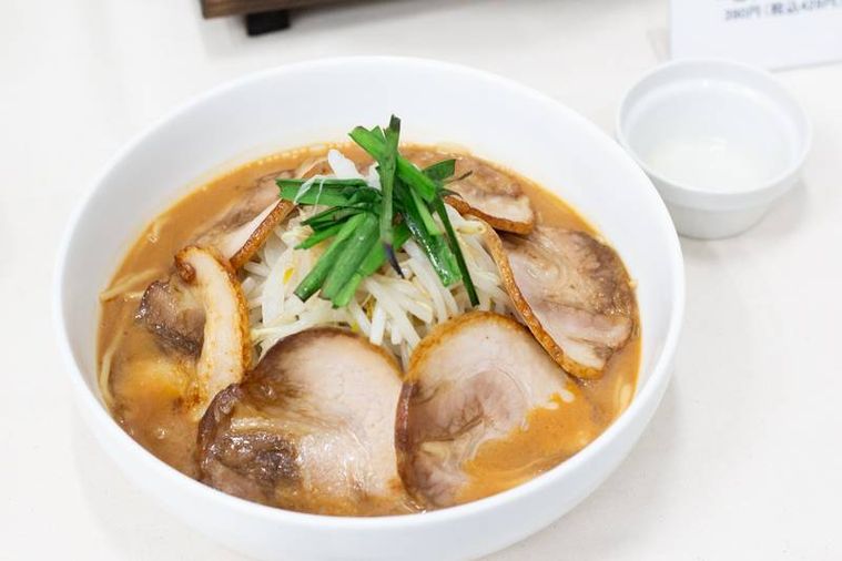 デニーズ味噌チャーシューらぁ麺・改五重の味噌