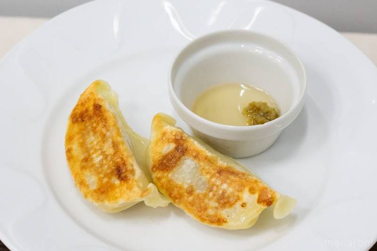 デニーズ焼き餃子2個柚子胡椒胡麻油