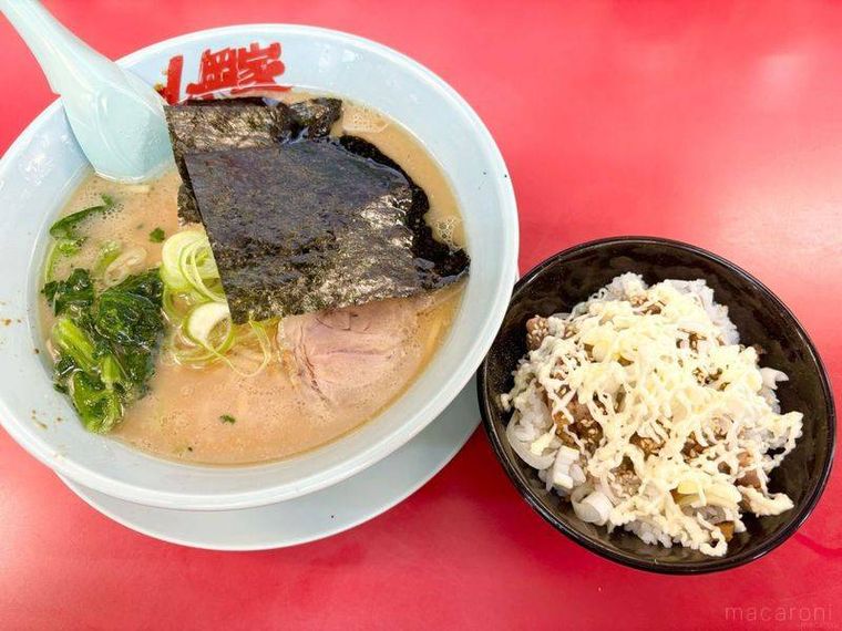 山岡家のラーメンとネギマヨチャーシュー丼