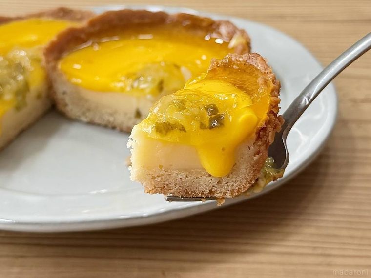 レモンタルトピクルス風味をフォークですくった様子