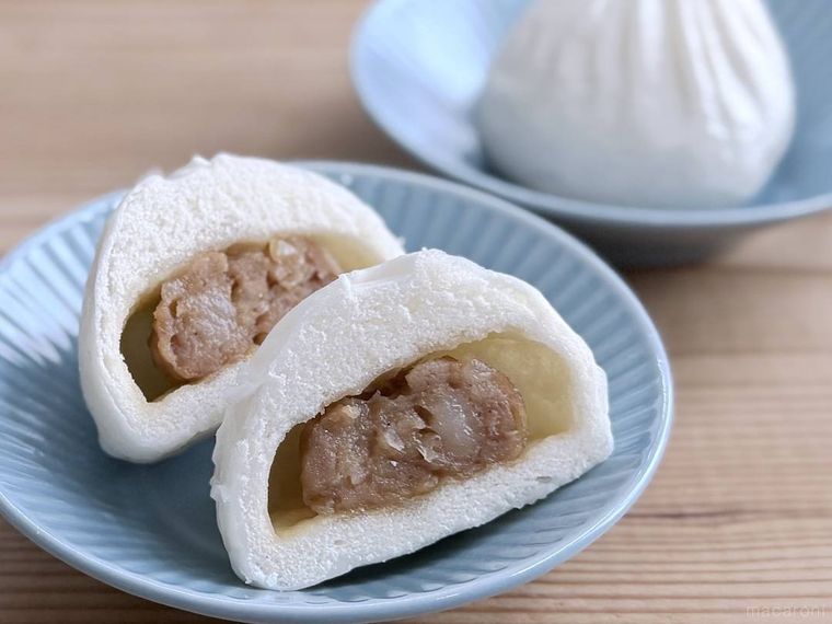 無印良品の肉まんを半分に割った様子
