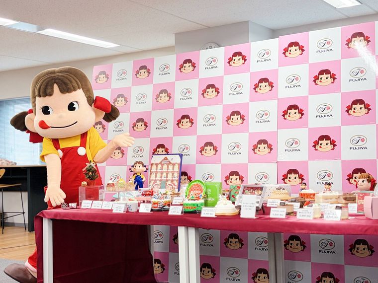 着ぐるみのペコちゃん