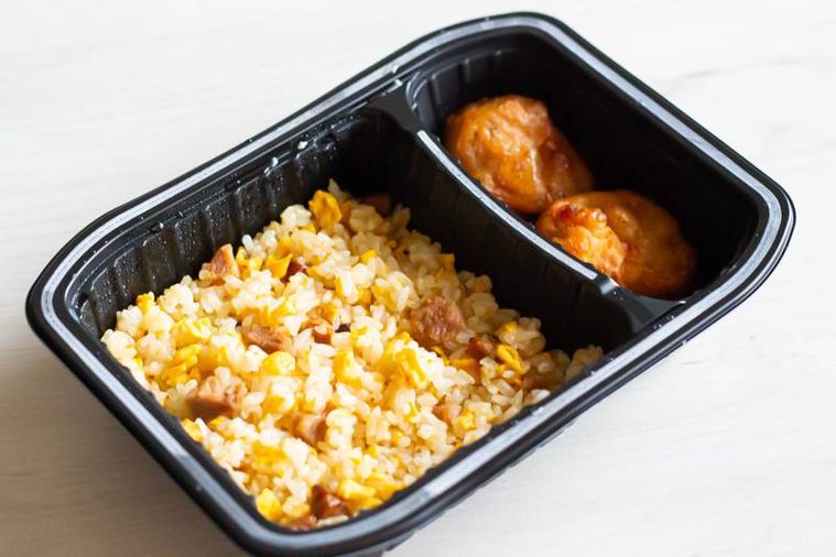 ニチレイ 本格炒め炒飯特からトレイ入り