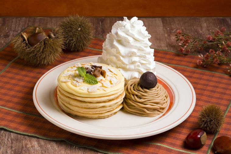 栗を贅沢に味わうモンブランパンケーキ