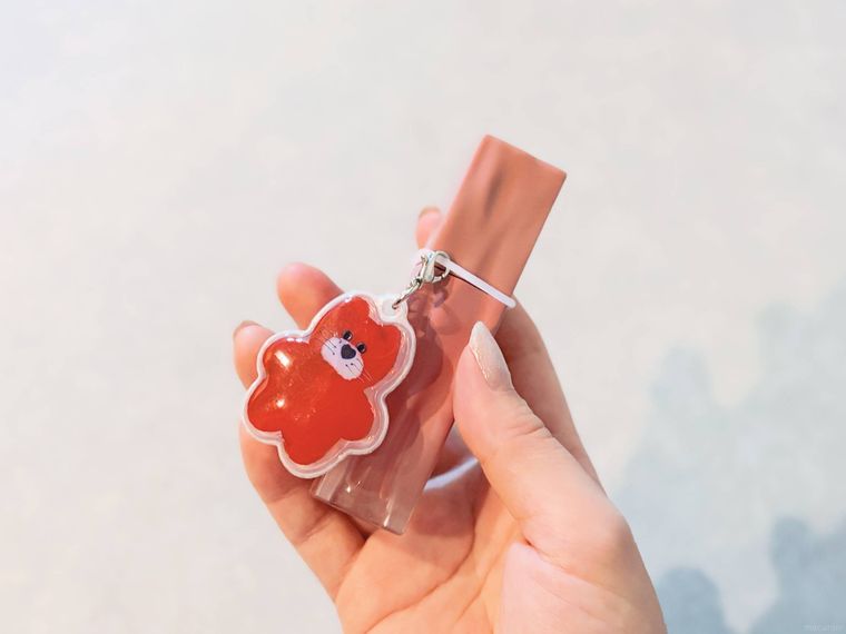 めじるしアクセサリーをつけたリップ