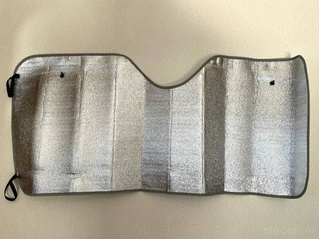ダイソーの税込110円で買えるサンシェード