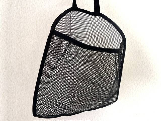 ダイソーのシートに取り付ける収納ポケット