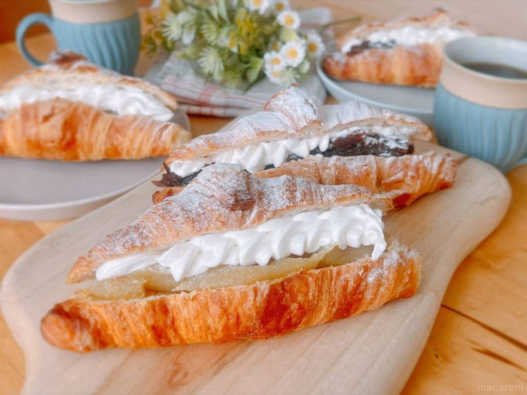 コストコのスイートポテトあんこクロワッサンをテーブルコーディネート