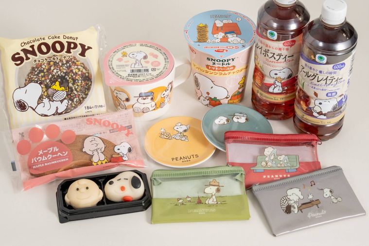 スヌーピーと楽しむ、ファミマの秋の商品とグッズ