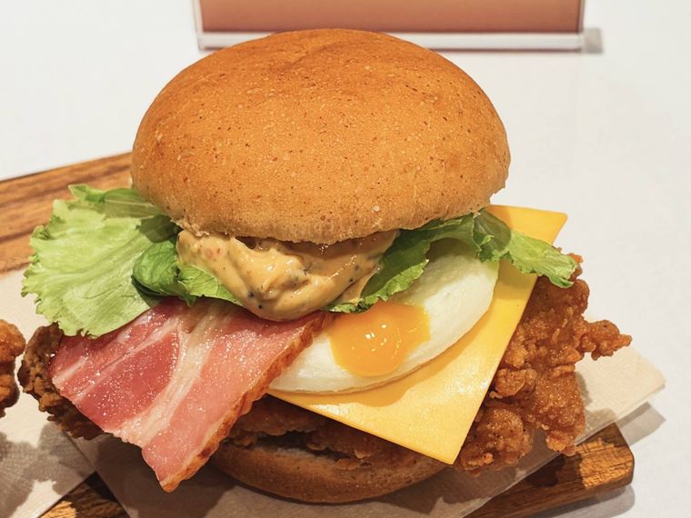 KFCのプレミアチーズバーガー