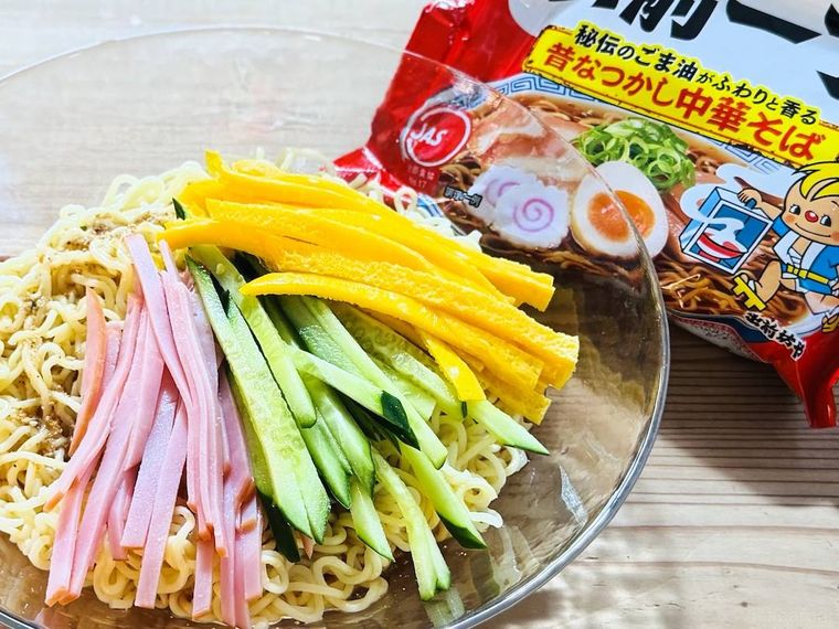日清食品の出前一丁と冷やし麺