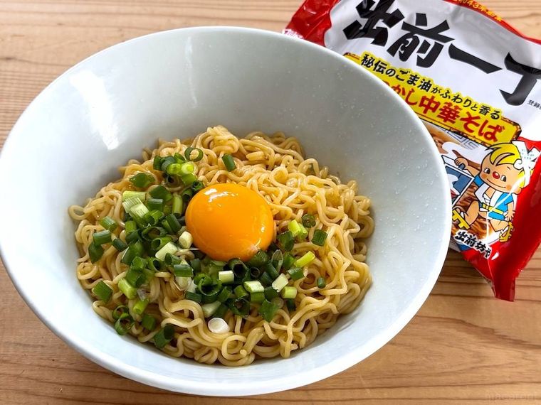 日清食品の出前一丁と汁なし油そば