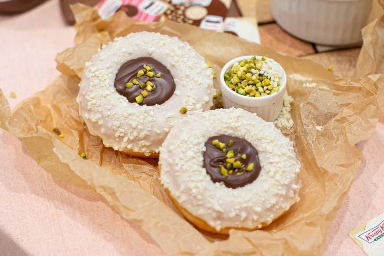 クリスピークリームドーナツホワイトチョコタルト with ヌテラ