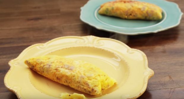 やってみない 簡単便利 ジップロックでオムレツを作る方法 Macaroni