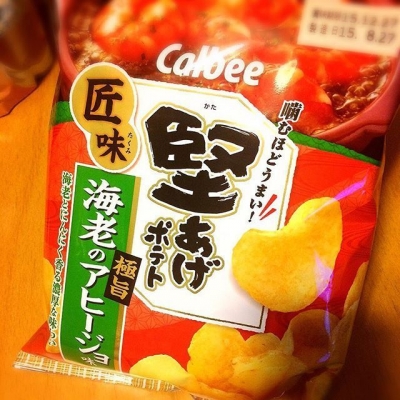 ワインのお供に? セブンの堅あげポテト「海老のアヒージョ味」が人気