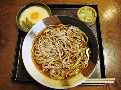 高尾山の老舗そば屋 髙橋家 真のとろろそばがココにある Macaroni