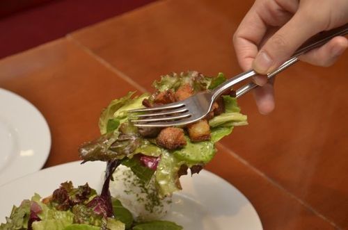 食べ方のキホン】恵比寿にあるフレンチで聞いたスマートなサラダの