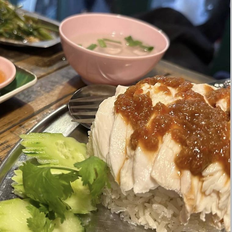 カオマンガイとスープ