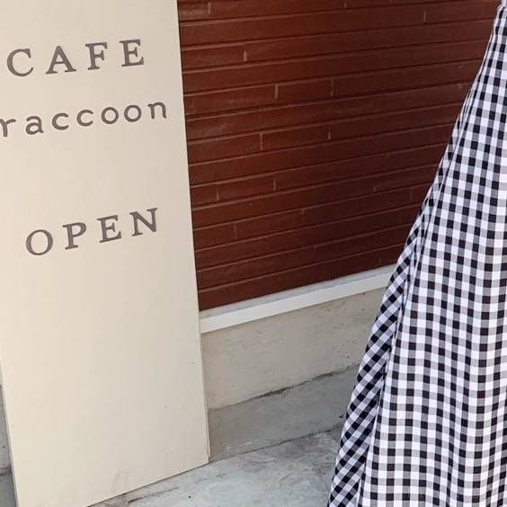 ラクーンの看板