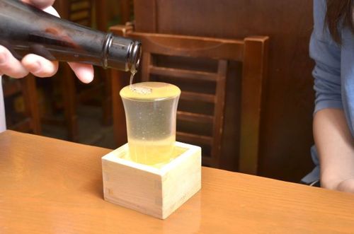 なみなみ注がれた枡酒の正しい飲み方講座！大人なら知っておこう
