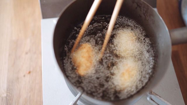 しっとりサックサク♪さといもを使ったコロッケの作り方の画像