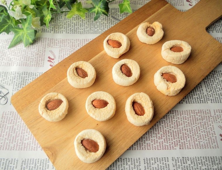 2つの材料で焼くだけ 簡単 マシュマロクッキー の作り方 Macaroni